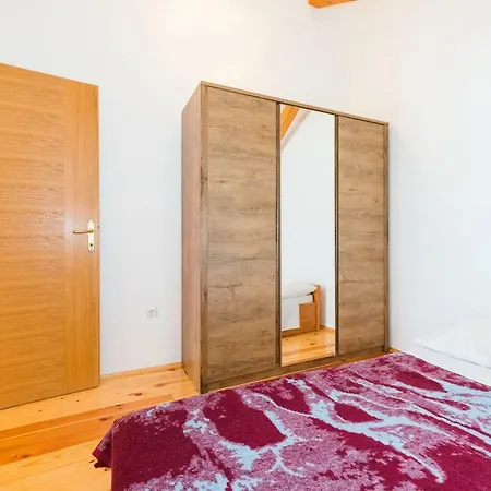 Bogdanovic Apartment Tisno